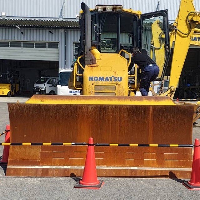 D61PXi-23 ICT建機 コマツ ブルドーザ 中古建設機械 写真2（株式会社広建機）