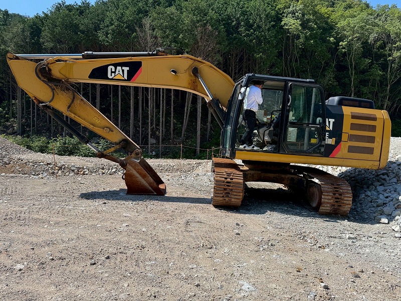 CAT320E-2 0.7m3油圧ショベル 配管仕様 土木 Excavator キャタピラー 中古建設機械 写真13（株式会社広建機）