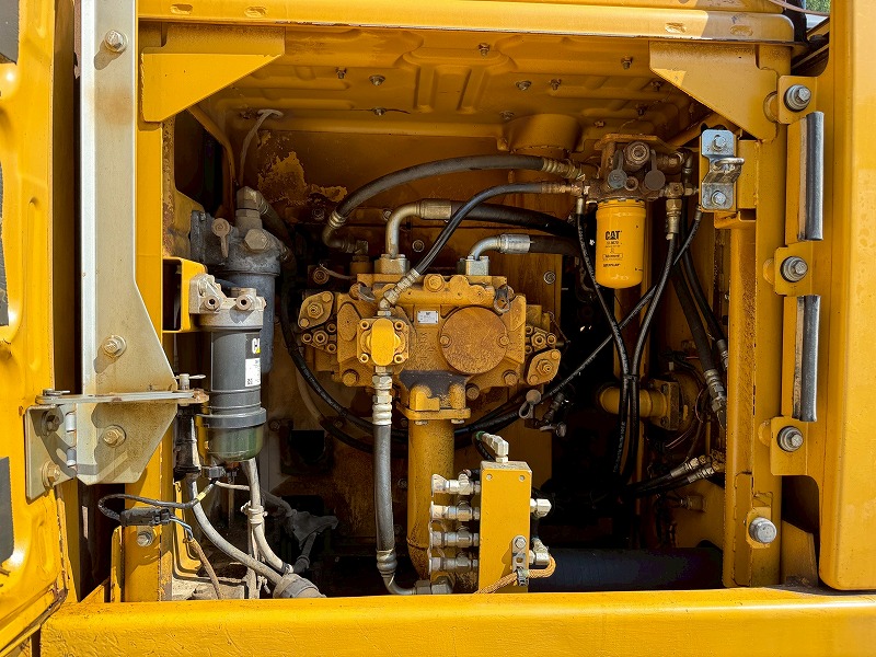 CAT320E-2 0.7m3油圧ショベル 配管仕様 土木 Excavator キャタピラー 中古建設機械 写真3（株式会社広建機）