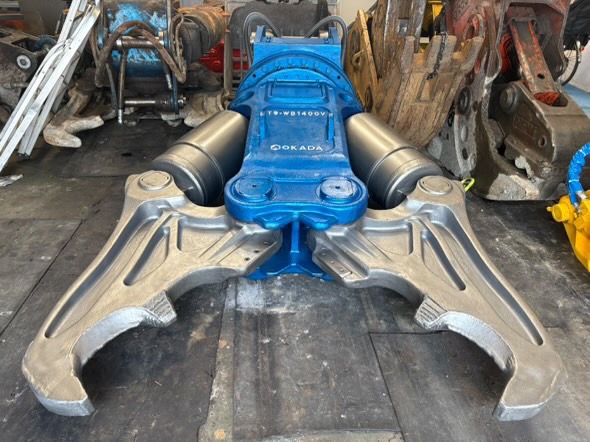 TSWB1400V-F 1.2m3用大割機 オーバーホール整備品 オカダアイヨン製  concrete crusher 中古建設機械 写真1（株式会社広建機）