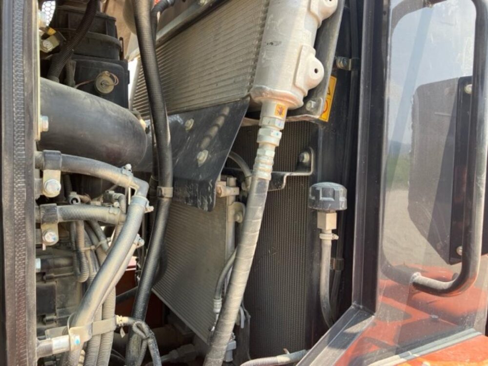 ZW220-6 WHEEL LOADER 2024年8月製造 日立建機製 タイヤショベル ホイールローダー 中古建設機械 写真13（株式会社広建機）