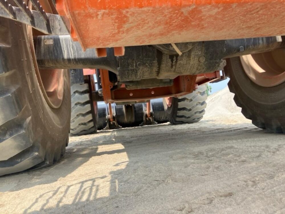 ZW220-6 WHEEL LOADER 2024年8月製造 日立建機製 タイヤショベル ホイールローダー 中古建設機械 写真15（株式会社広建機）