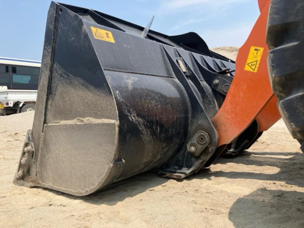 ZW220-6 WHEEL LOADER 2024年8月製造 日立建機製 タイヤショベル ホイールローダー 中古建設機械 写真3（株式会社広建機）