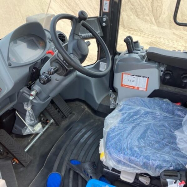 ZW220-6 WHEEL LOADER 2024年8月製造 日立建機製 タイヤショベル ホイールローダー 中古建設機械 写真28（株式会社広建機）