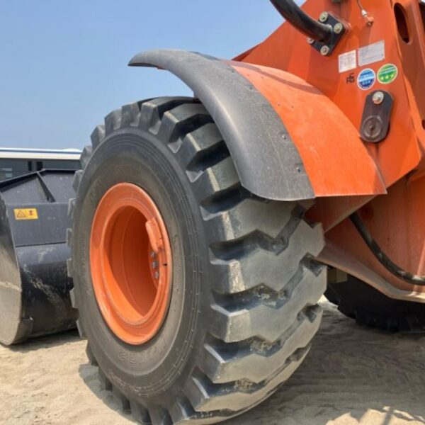 ZW220-6 WHEEL LOADER 2024年8月製造 日立建機製 タイヤショベル ホイールローダー 中古建設機械 写真29（株式会社広建機）