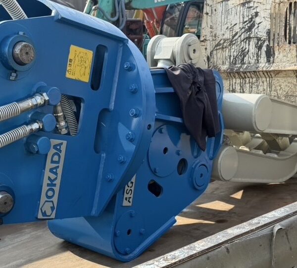 ASG-130R 0.45用旋回フォーク 1年落ち全塗装 簡易肉盛品 オカダアイヨン Rotary Grapple 中古建設機械 写真8（株式会社広建機）