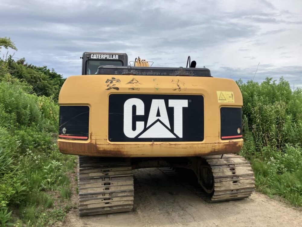 CAT320D ローアワー機 0.7m3油圧ショベル 配管仕様 土木 Excavator キャタピラー 中古建設機械 写真2（株式会社広建機）