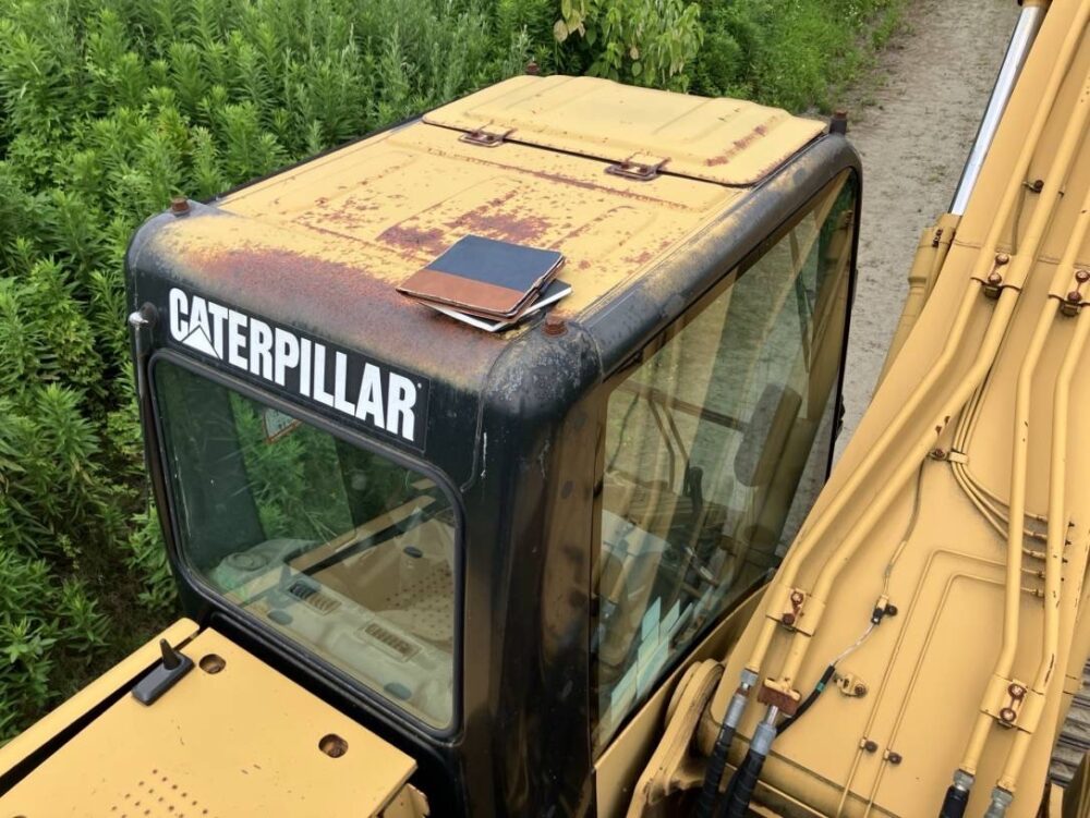 CAT320D ローアワー機 0.7m3油圧ショベル 配管仕様 土木 Excavator キャタピラー 中古建設機械 写真16（株式会社広建機）