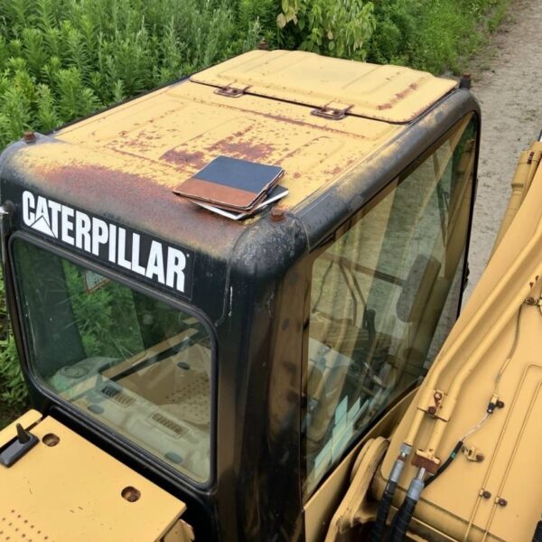 CAT320D ローアワー機 0.7m3油圧ショベル 配管仕様 土木 Excavator キャタピラー 中古建設機械 写真35（株式会社広建機）