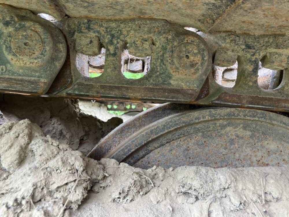 CAT320D ローアワー機 0.7m3油圧ショベル 配管仕様 土木 Excavator キャタピラー 中古建設機械 写真14（株式会社広建機）