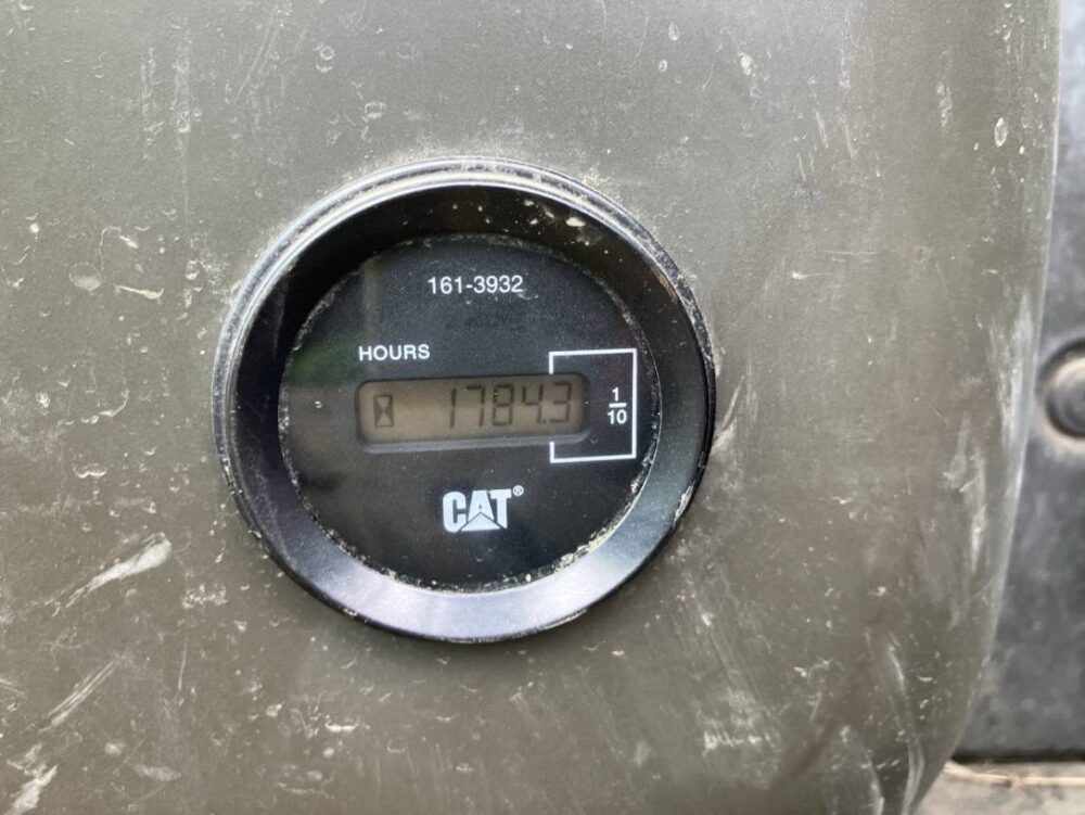 CAT320D ローアワー機 0.7m3油圧ショベル 配管仕様 土木 Excavator キャタピラー 中古建設機械 写真4（株式会社広建機）