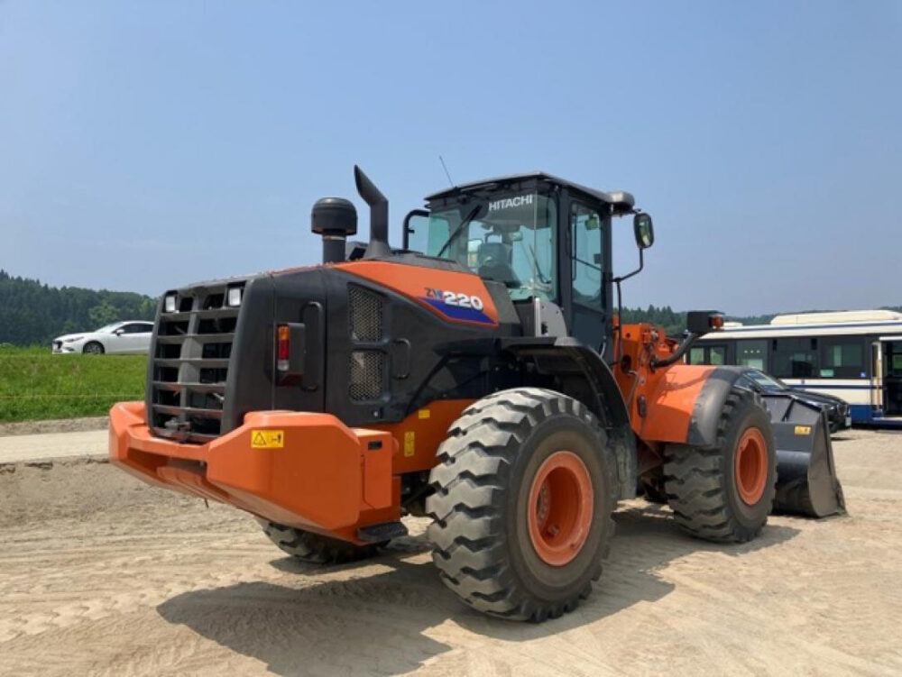 ZW220-6 WHEEL LOADER 2024年8月製造 日立建機製 タイヤショベル ホイールローダー 中古建設機械 写真1（株式会社広建機）