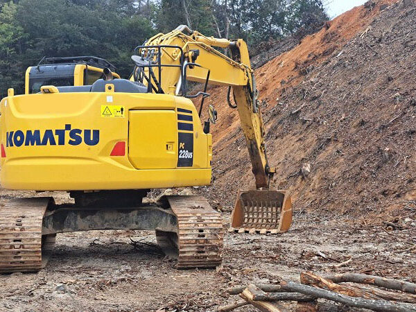 PC228US-10 0.7m3油圧ショベル 配管仕様 ガード 後方小旋回 コマツ komatsu 中古建設機械 写真29（株式会社広建機）