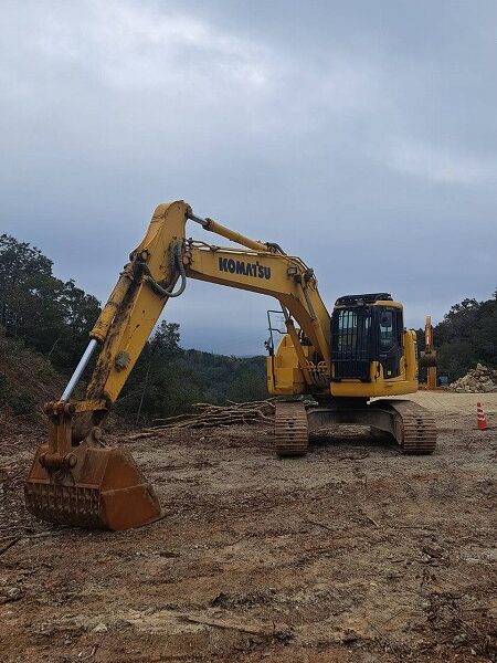 PC228US-10 0.7m3油圧ショベル 配管仕様 ガード 後方小旋回 コマツ komatsu 中古建設機械 写真32（株式会社広建機）