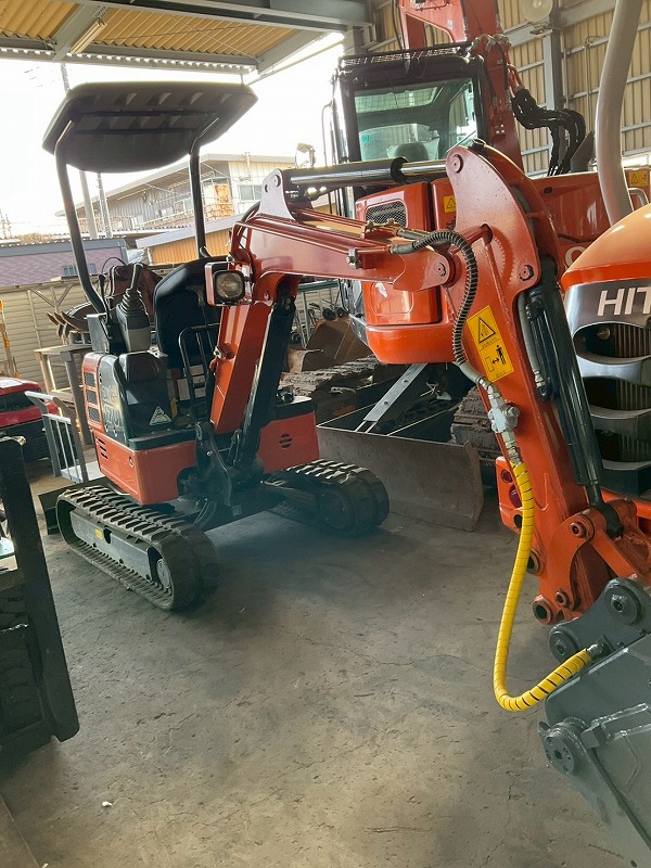 ZX17U-5B 併用配管 87hour ブレード付 ピラニアバケット付き 日立建機 中古建設機械 写真2（株式会社広建機）