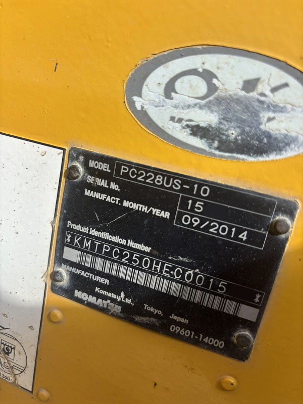 PC228US-10 0.7m3油圧ショベル 配管仕様 ガード 後方小旋回 コマツ komatsu 中古建設機械 写真10（株式会社広建機）