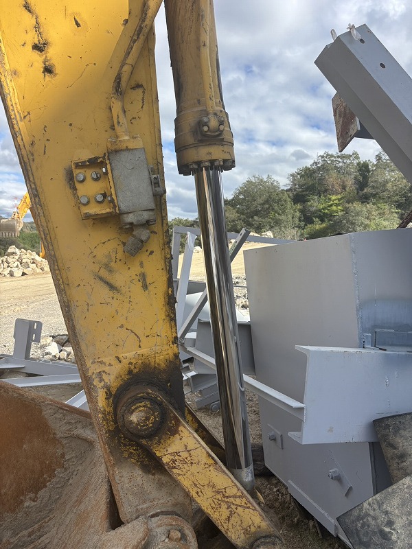 PC228US-10 0.7m3油圧ショベル 配管仕様 ガード 後方小旋回 コマツ komatsu 中古建設機械 写真15（株式会社広建機）