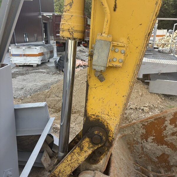 PC228US-10 0.7m3油圧ショベル 配管仕様 ガード 後方小旋回 コマツ komatsu 中古建設機械 写真37（株式会社広建機）