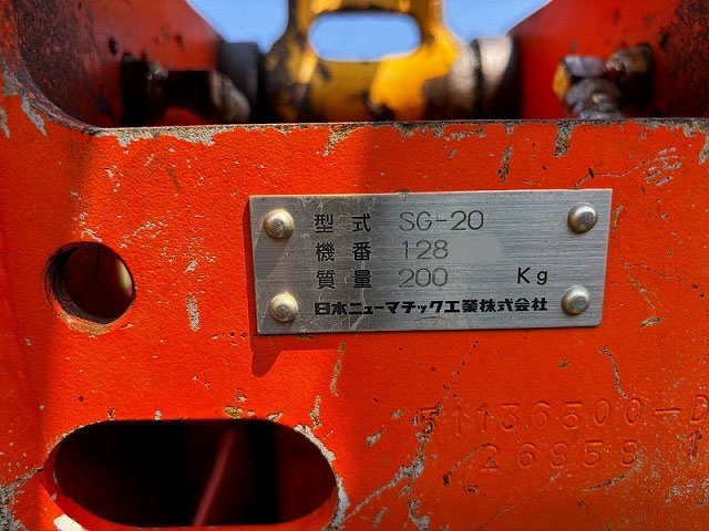PC35MR-3 ミニモク 旋回式フォーク付き レンタルアップ コマツ 木造解体 内装解体 中古建設機械 写真7（株式会社広建機）