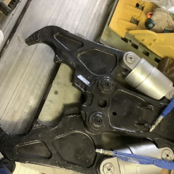 0.25m3用大割機 DS-60A タグチ工業 オートマ旋回 中古建設機械 写真9（株式会社広建機）