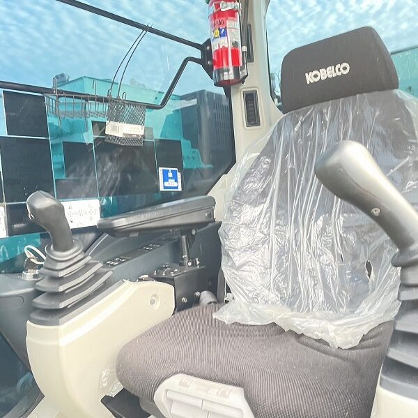 SK1300DLC NEXT ADVANCE インサート付きセパレート＆4段ロング チルトキャブ SEカプラ付き 中古建設機械 写真48（株式会社広建機）