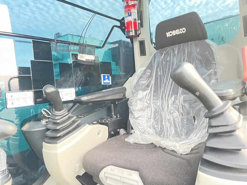 SK1300DLC NEXT ADVANCE インサート付きセパレート＆4段ロング チルトキャブ SEカプラ付き 中古建設機械 写真6（株式会社広建機）