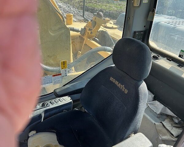 PC210-7 油圧ショベル コマツ製 10600hr 併用配管付き 中古建設機械 写真33（株式会社広建機）
