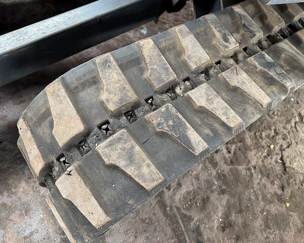 SK38UR ミニ油圧ショベル 0.9ton クレーン仕様 オフセットブーム キャビン付 ブレード付 バケット付 コベルコ建機製 中古建設機械 写真74(株式会社広建機)
