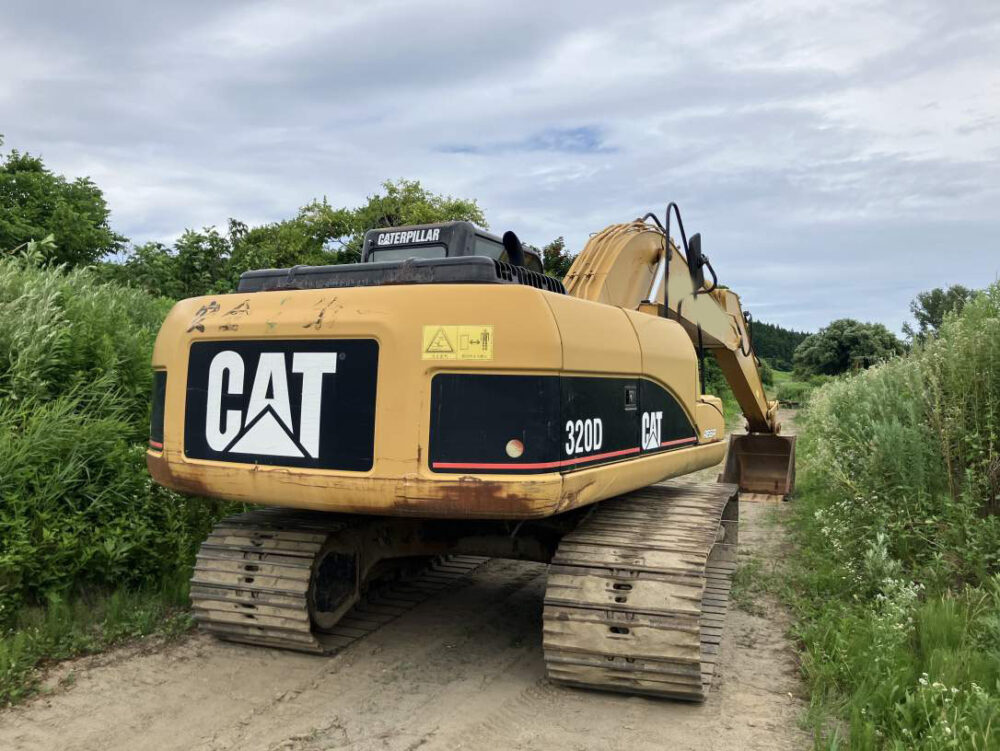 CAT320D ローアワー機 0.7m3油圧ショベル 配管仕様 土木 Excavator キャタピラー 中古建設機械 写真3（株式会社広建機）