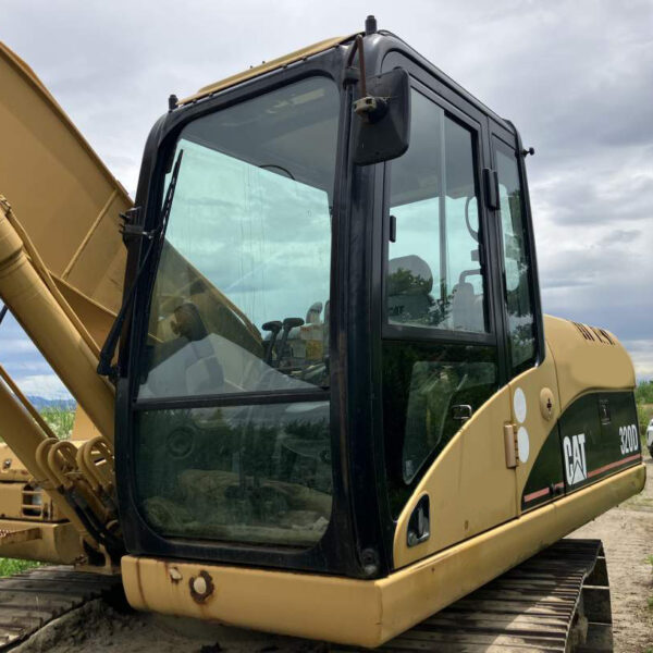 CAT320D ローアワー機 0.7m3油圧ショベル 配管仕様 土木 Excavator キャタピラー 中古建設機械 写真24（株式会社広建機）
