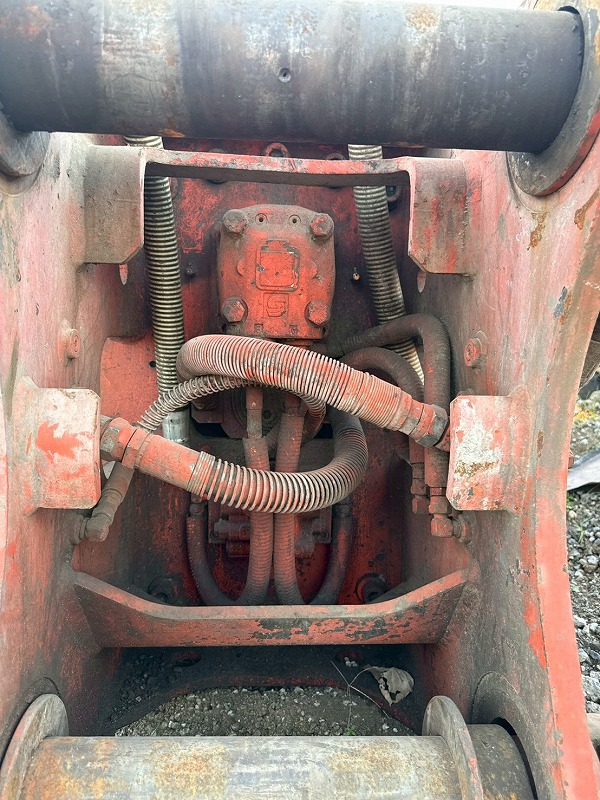1.2m3用鉄骨カッター Wシリンダー NPK K-33XR 油圧旋回式 刃先修正済み 中古建設機械 写真3（株式会社広建機）