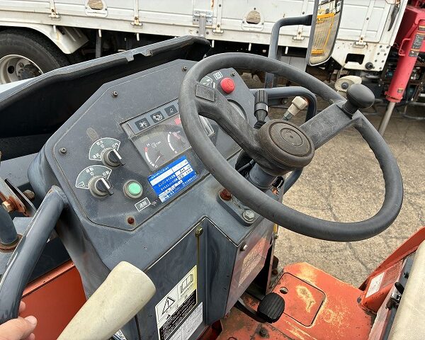CC135C-3A　ロードローラー ローアワー 日立建機製 中古建設機械 写真26（株式会社広建機）