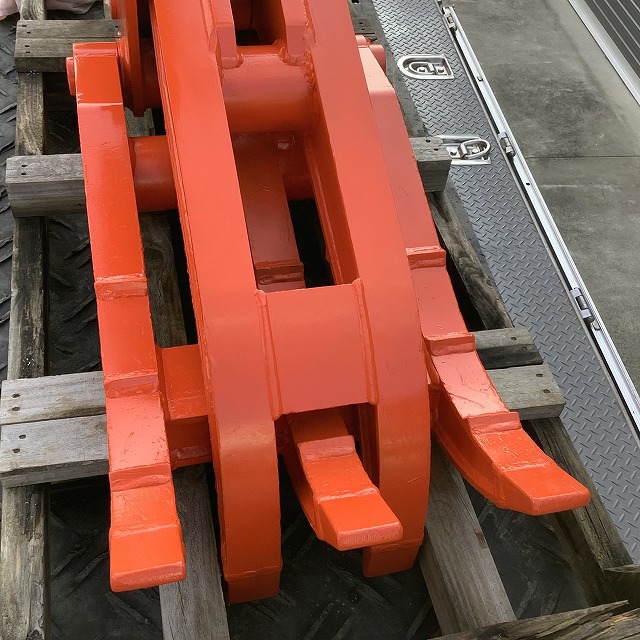 GV-122S 未使用中古機 0.45用旋回フォーク　タグチ工業製 中古建設機械 写真5（株式会社広建機）