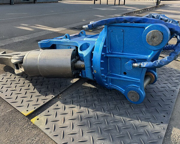 TSWB1400V-F 1.2m3用大割機 整備品 オカダアイヨン製  concrete crusher 中古建設機械 写真12（株式会社広建機）