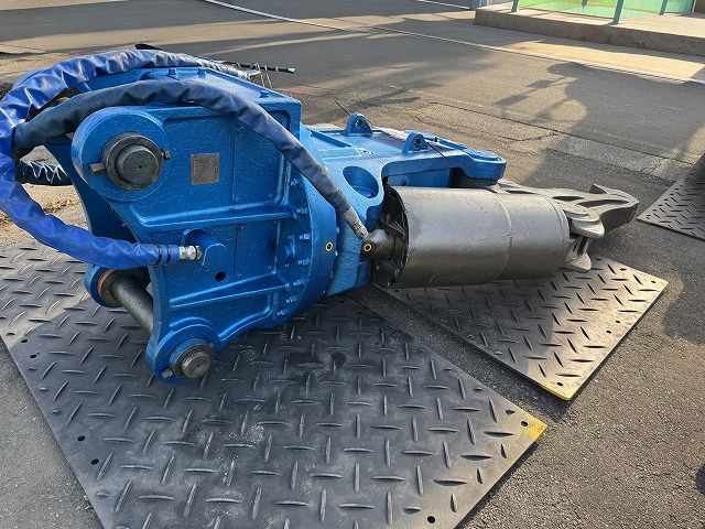 TSWB1400V-F 1.2m3用大割機 整備品 オカダアイヨン製  concrete crusher 中古建設機械 写真6（株式会社広建機）