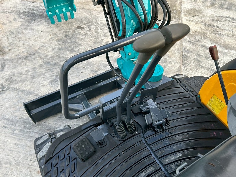 クボタ U-30-6  配管付き kubota 排土板付き 中古建設機械 写真10（株式会社広建機）