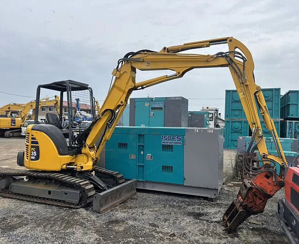 PC35MR-3 ミニモク 旋回式フォーク付き レンタルアップ コマツ 木造解体 内装解体 中古建設機械 写真17（株式会社広建機）