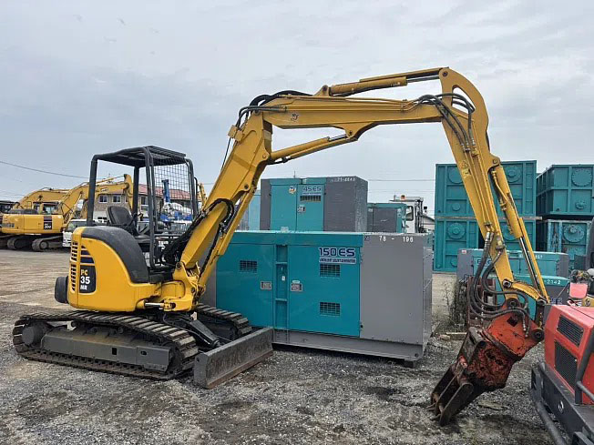 PC35MR-3 ミニモク 旋回式フォーク付き レンタルアップ コマツ 木造解体 内装解体 中古建設機械 写真8（株式会社広建機）