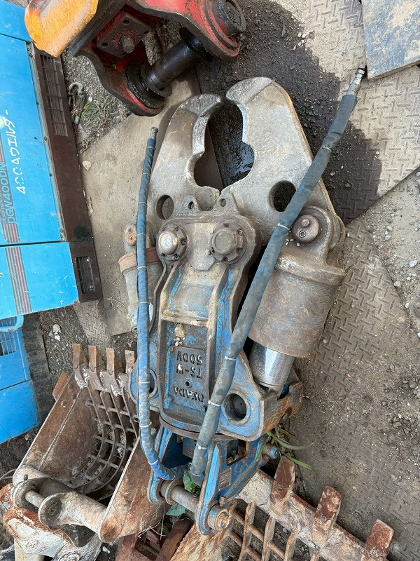 0.2m3用大割機 TS-W500V オカダアイヨン ミニクラッシャー 中古建設機械 写真1（株式会社広建機）