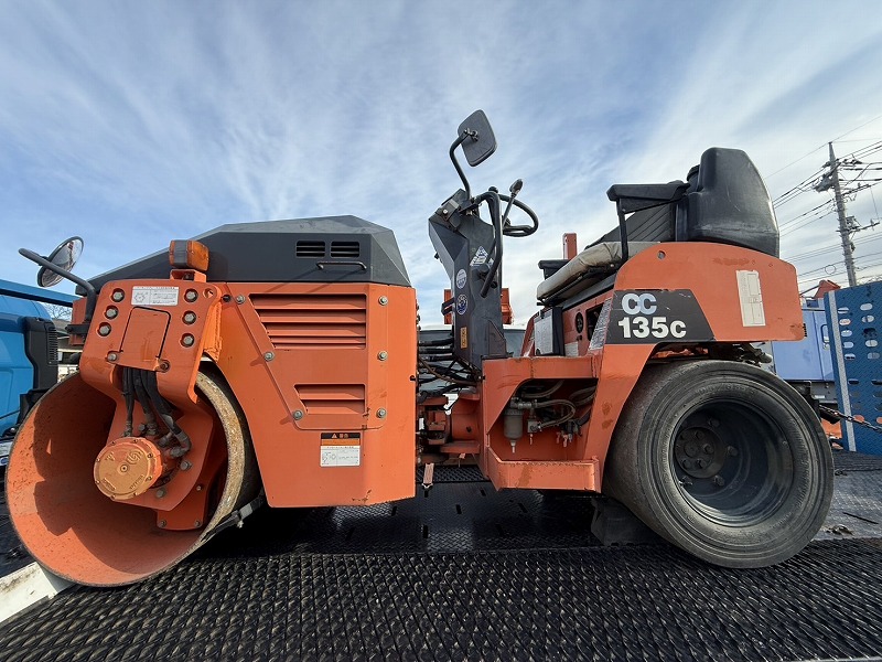 CC135C-3A　ロードローラー ローアワー 日立建機製 中古建設機械 写真2（株式会社広建機）