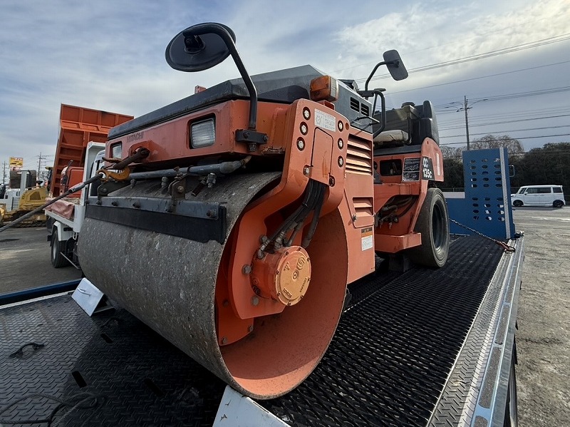 CC135C-3A　ロードローラー ローアワー 日立建機製 中古建設機械 写真3（株式会社広建機）