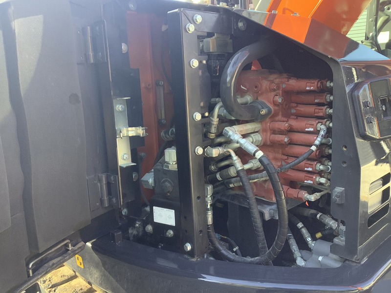 ZX75USK-5B 5本配管仕様 ローアワー 排土板付き バケット 日立建機 中古建設機械 写真17（株式会社広建機）