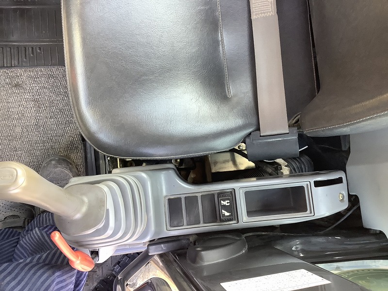 ZX75USK-5B 5本配管仕様 ローアワー 排土板付き バケット 日立建機 中古建設機械 写真12（株式会社広建機）
