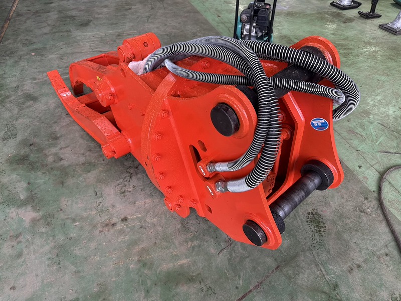 GV-122S 未使用中古機 0.45用旋回フォーク　タグチ工業製 中古建設機械 写真2（株式会社広建機）