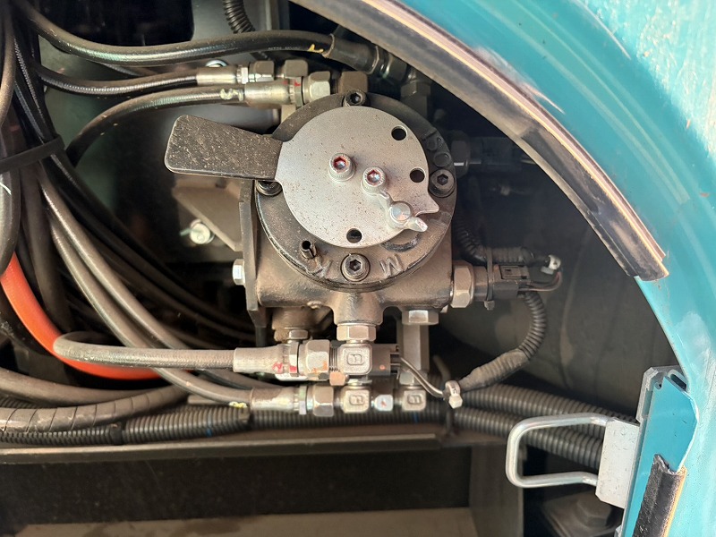 SK75SRD-7 セパレートブーム 解体仕様機 旋回F新品付き 5本配管 排土板付き 標準バケット付き 譲渡証あり 中古建設機械 写真12（株式会社広建機）