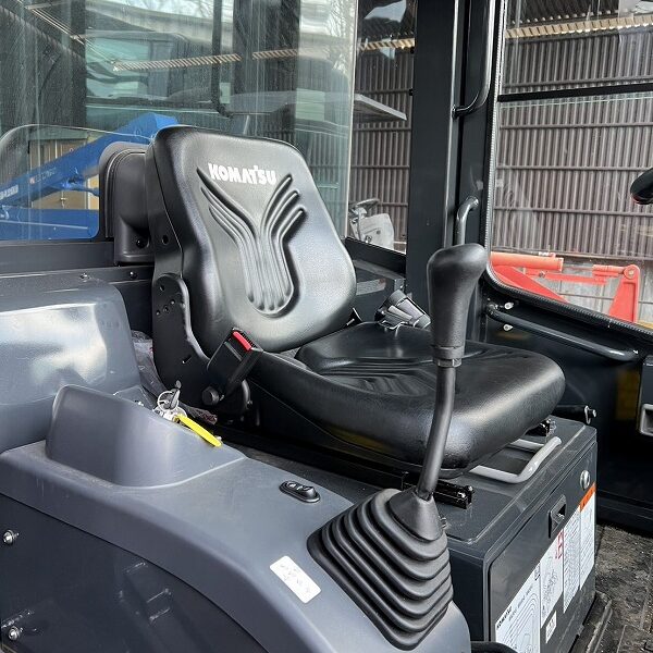 WA30-6E0 ホイールローダー コマツ キャビン付き 極上品 中古建設機械 写真16（株式会社広建機）