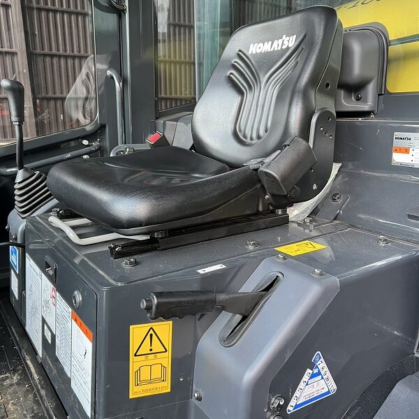 WA30-6E0 ホイールローダー コマツ キャビン付き 極上品 中古建設機械 写真19（株式会社広建機）