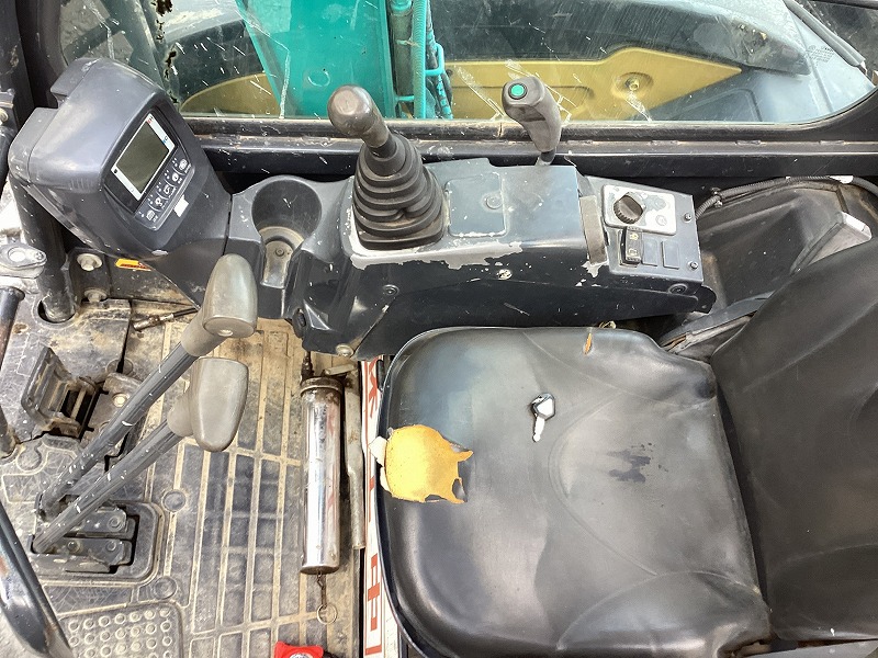 クボタ RX-406 オフセットブーム 0.9ton移動式クレーン仕様機 3.6ton 1290hour 中古建設機械 写真7（株式会社広建機）