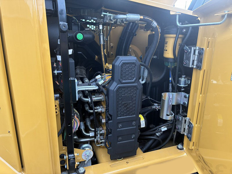CAT308CR-07 未使用 クレーン仕様1.7ton 併用配管  ガード 排土板 ブレード 中古建設機械 写真4（株式会社広建機）