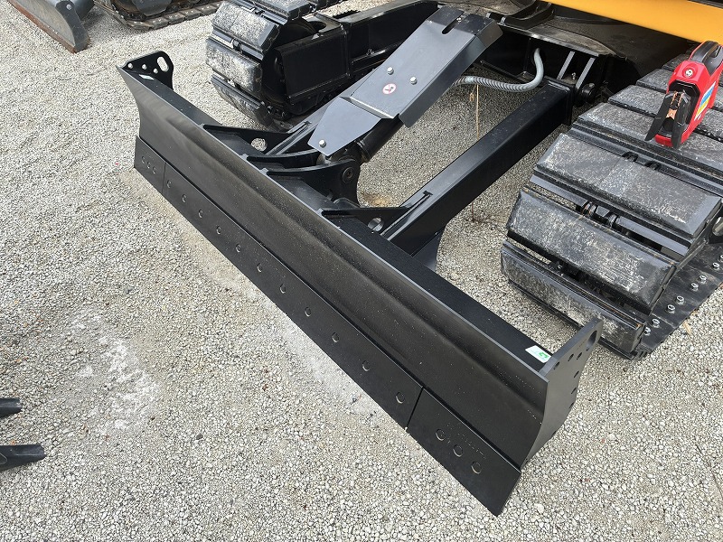 CAT308CR-07 未使用 クレーン仕様1.7ton 併用配管  ガード 排土板 ブレード 中古建設機械 写真5（株式会社広建機）
